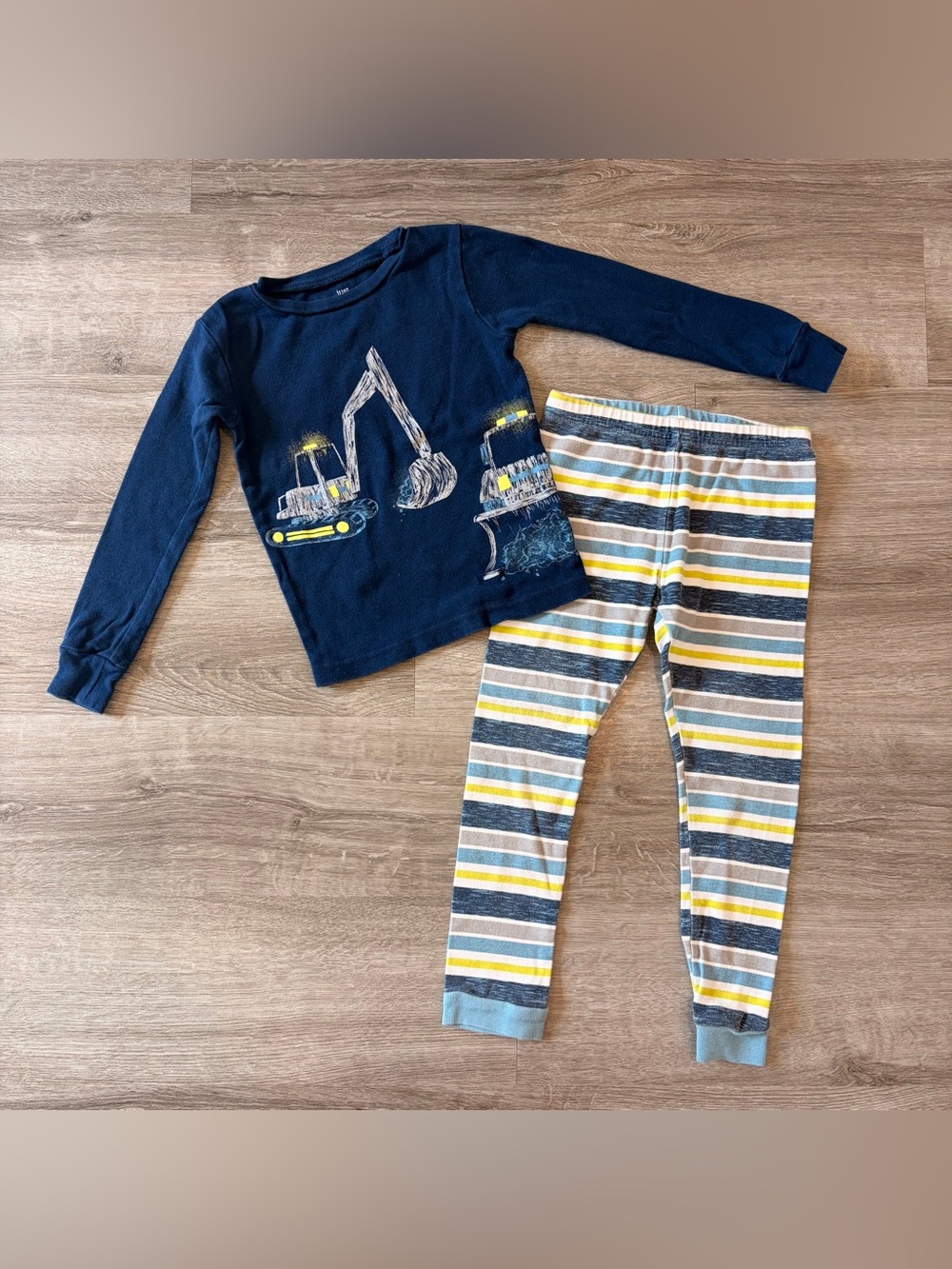Carter's toddler boys construction print pajama set